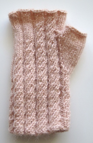 Reciprocation Mitten. Pattern by Knit Purl Hunter. Knit by Anne Grove