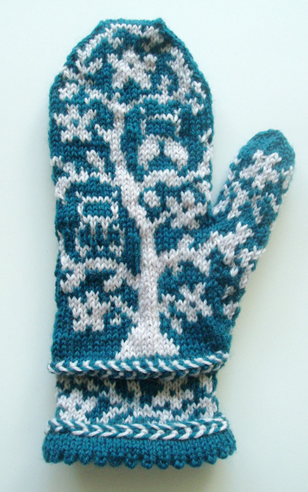 Owl in Tree Mitten. Pattern by Fact Woman from Mod Knits. Knit by Anne Grove.